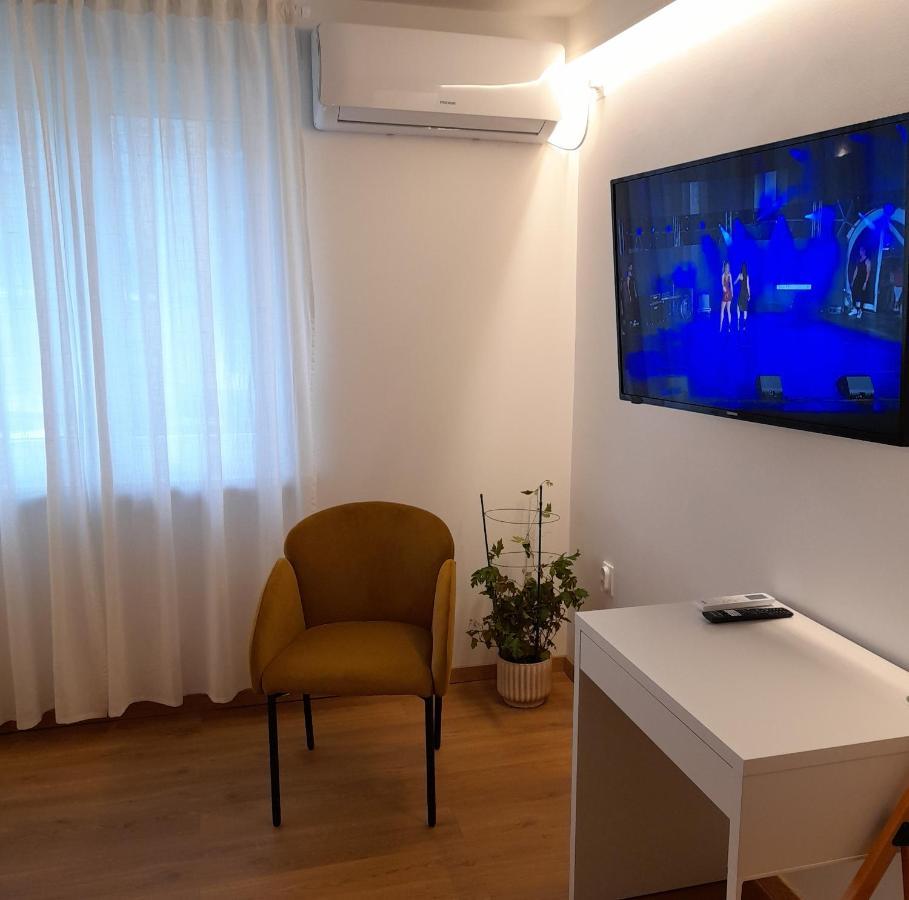 Studio Apartman Four Pearls Карловаць Екстер'єр фото