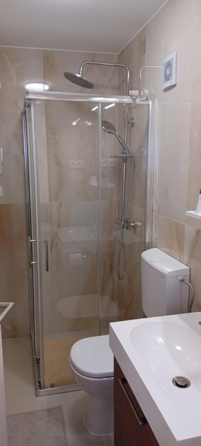 Studio Apartman Four Pearls Карловаць Екстер'єр фото